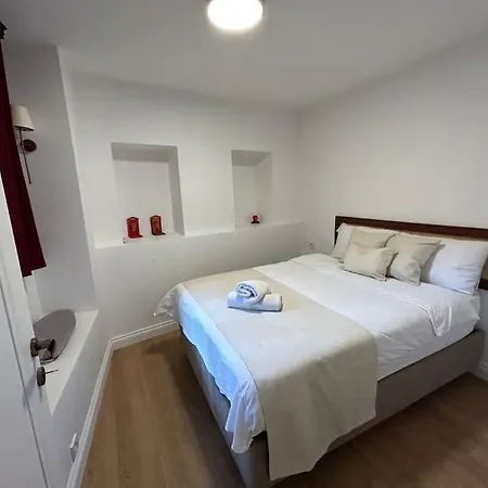 Arancia - Garden, Bbq, Sauna & Turkish Bath By The Tram In Fatih Villa