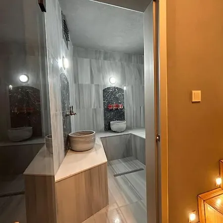 Arancia - Garden, Bbq, Sauna & Turkish Bath By The Tram In Fatih * Istanbul