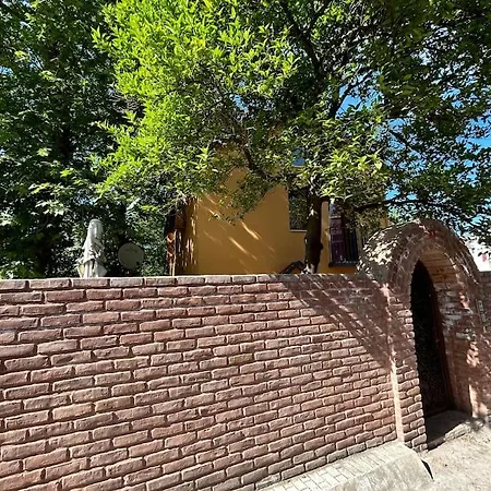 Arancia - Garden, Bbq, Sauna & Turkish Bath By The Tram In Fatih Istanbul