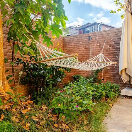 Arancia - Garden, Bbq, Sauna & Turkish Bath By The Tram In Fatih *