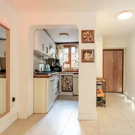 Villa Arancia - Garden, Bbq, Sauna & Turkish Bath By The Tram In Fatih Istanbul