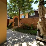 Arancia - Garden, Bbq, Sauna & Turkish Bath By The Tram In Fatih *