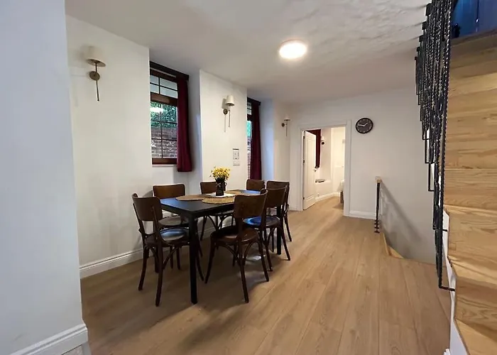 Arancia - Garden, Bbq, Sauna & Turkish Bath By The Tram In Fatih 빌라