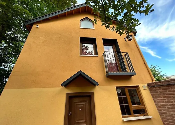 Arancia - Garden, Bbq, Sauna & Turkish Bath By The Tram In Fatih *